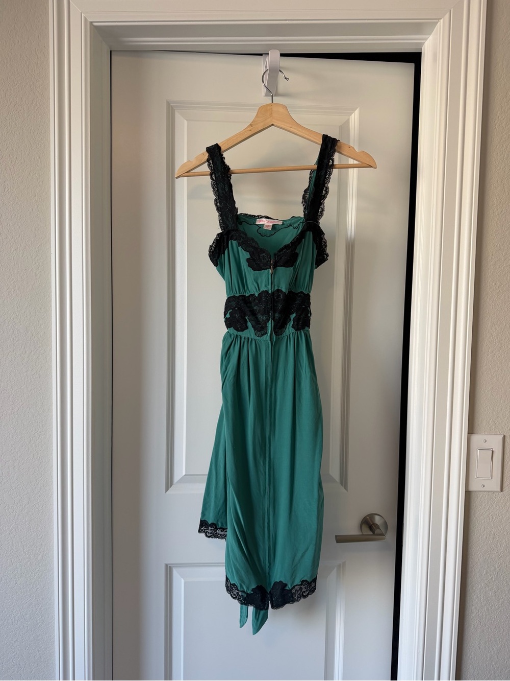 100% Silk Green Lace-Trim Midi Dress with Black Accents